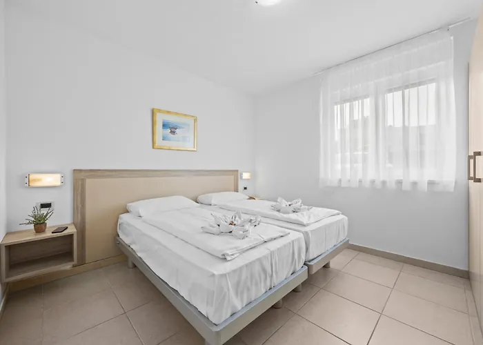 Aparthotel Kamenjak Runke