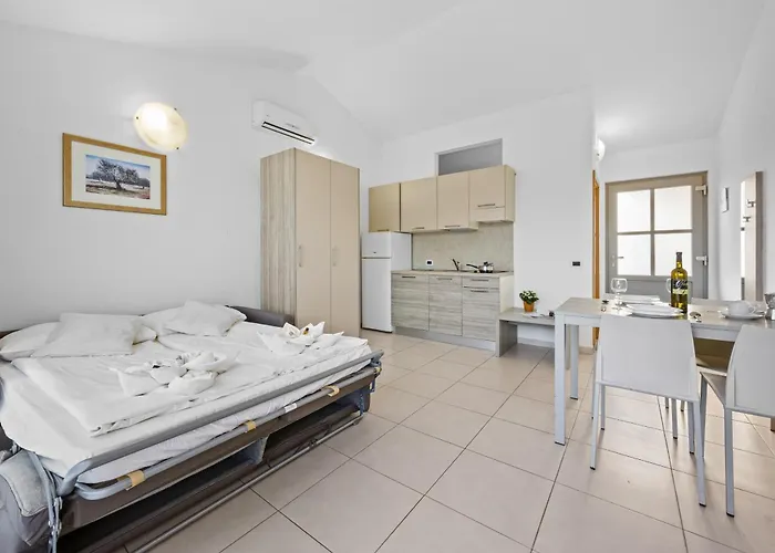 Kamenjak Runke Aparthotel Premantura