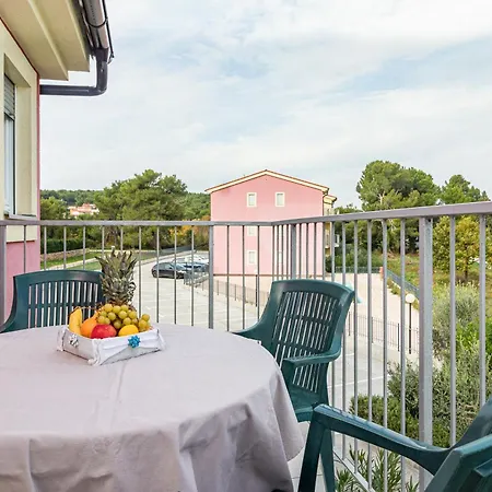 Apartahotel Kamenjak Runke