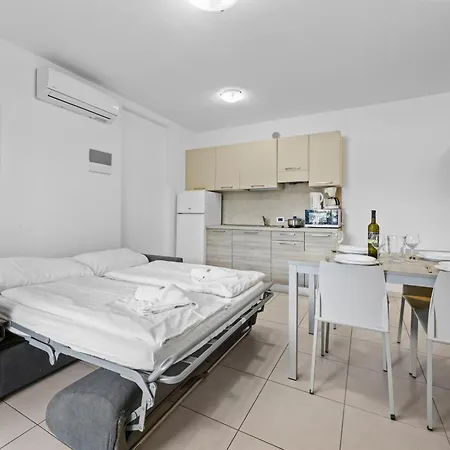 Kamenjak Runke Aparthotel Premantura