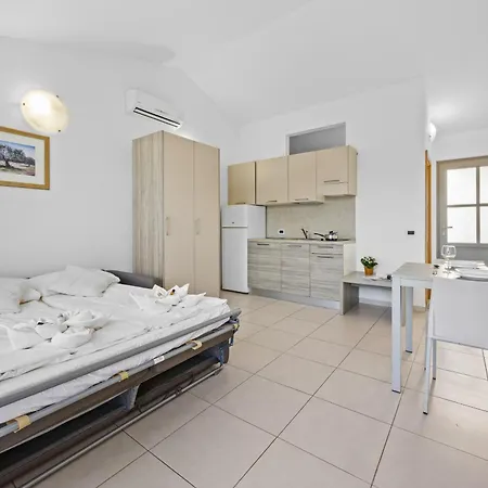 Kamenjak Runke Aparthotel Premantura
